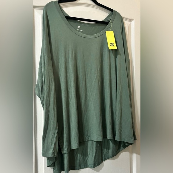 New all in One Motion Women's Green Long Sleeve Top - Picture 4 of 4